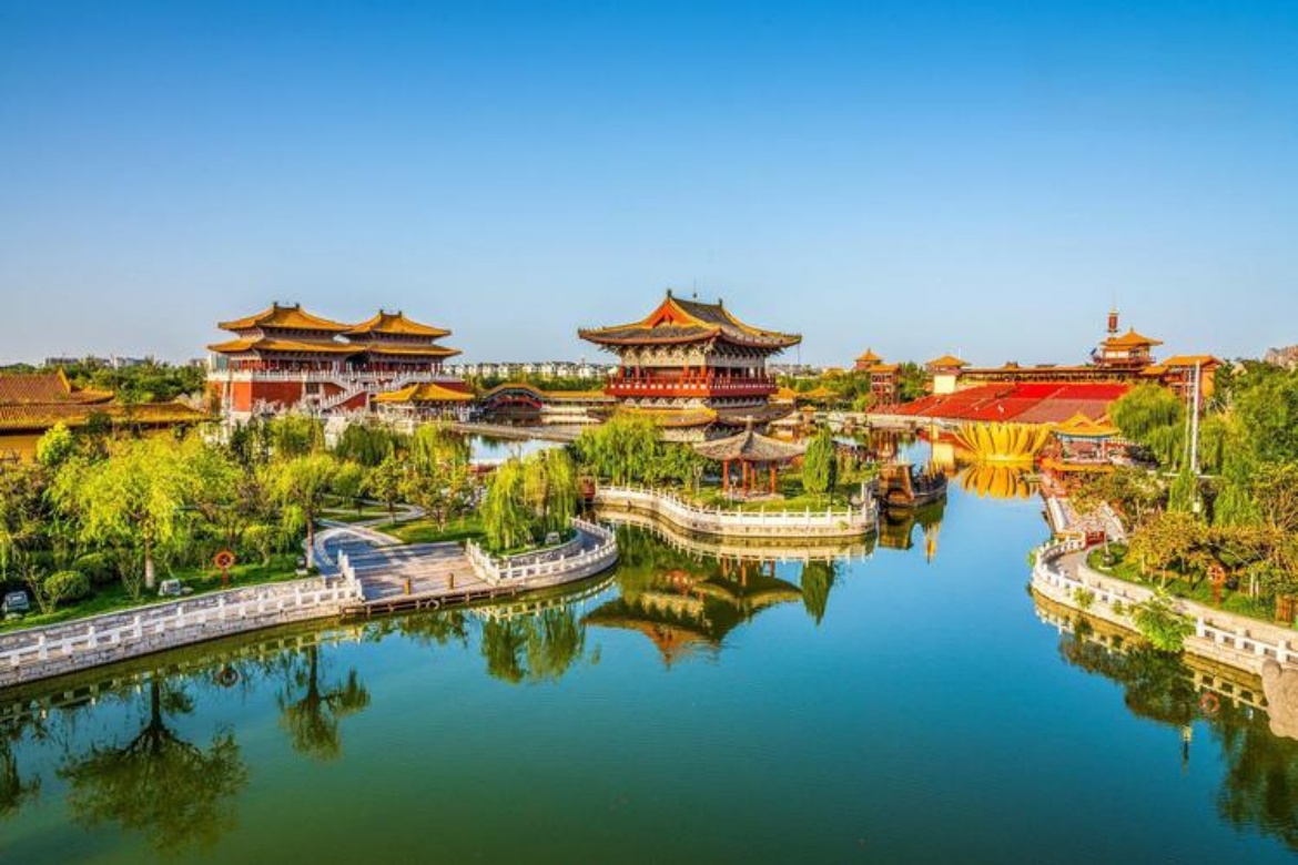Qingming Riverside Landscape Garden